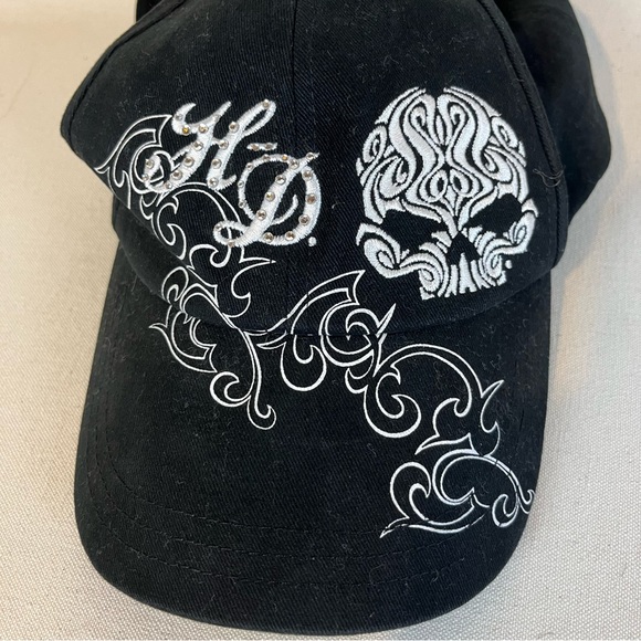 Harley Davidson Black Cap with White Skull and HD Design OS - Picture 1 of 11